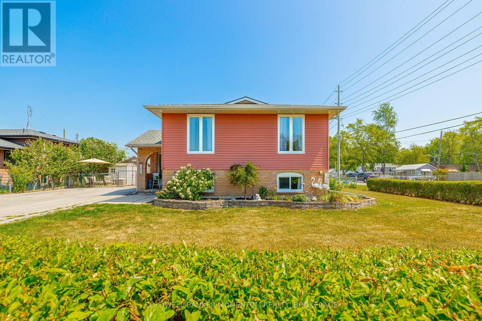 386 Daytona Drive, Fort Erie, Ontario  L2A 4Y9 - Photo 3 - X12340876