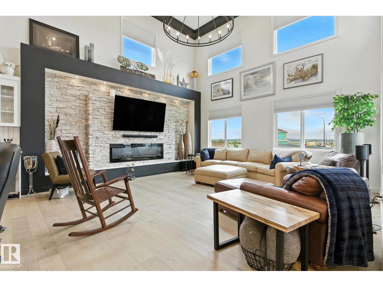 Property at 73 ASHBURY CR image 1