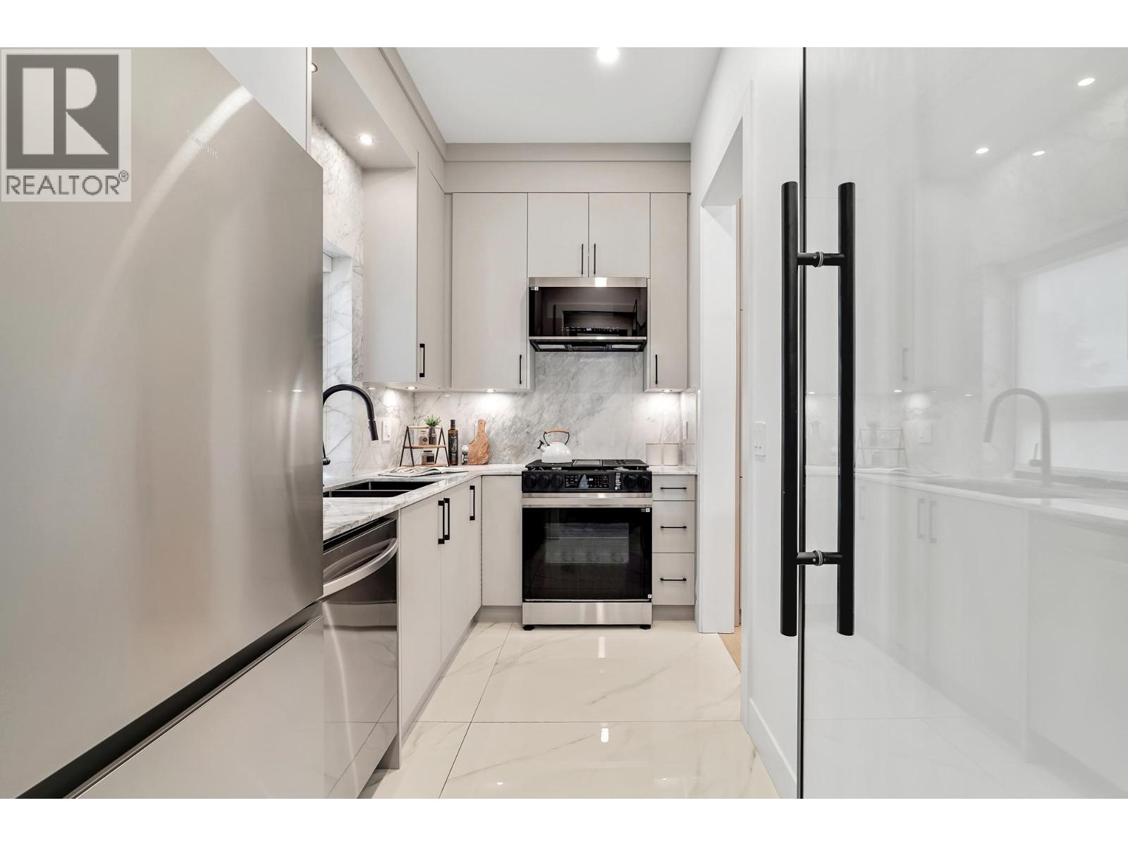 411 E Eighth Avenue, New Westminster, British Columbia  V3L 1Y4 - Photo 13 - R3036472