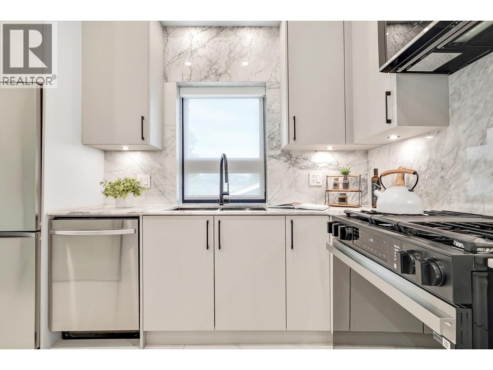 411 E Eighth Avenue, New Westminster, British Columbia  V3L 1Y4 - Photo 14 - R3036472