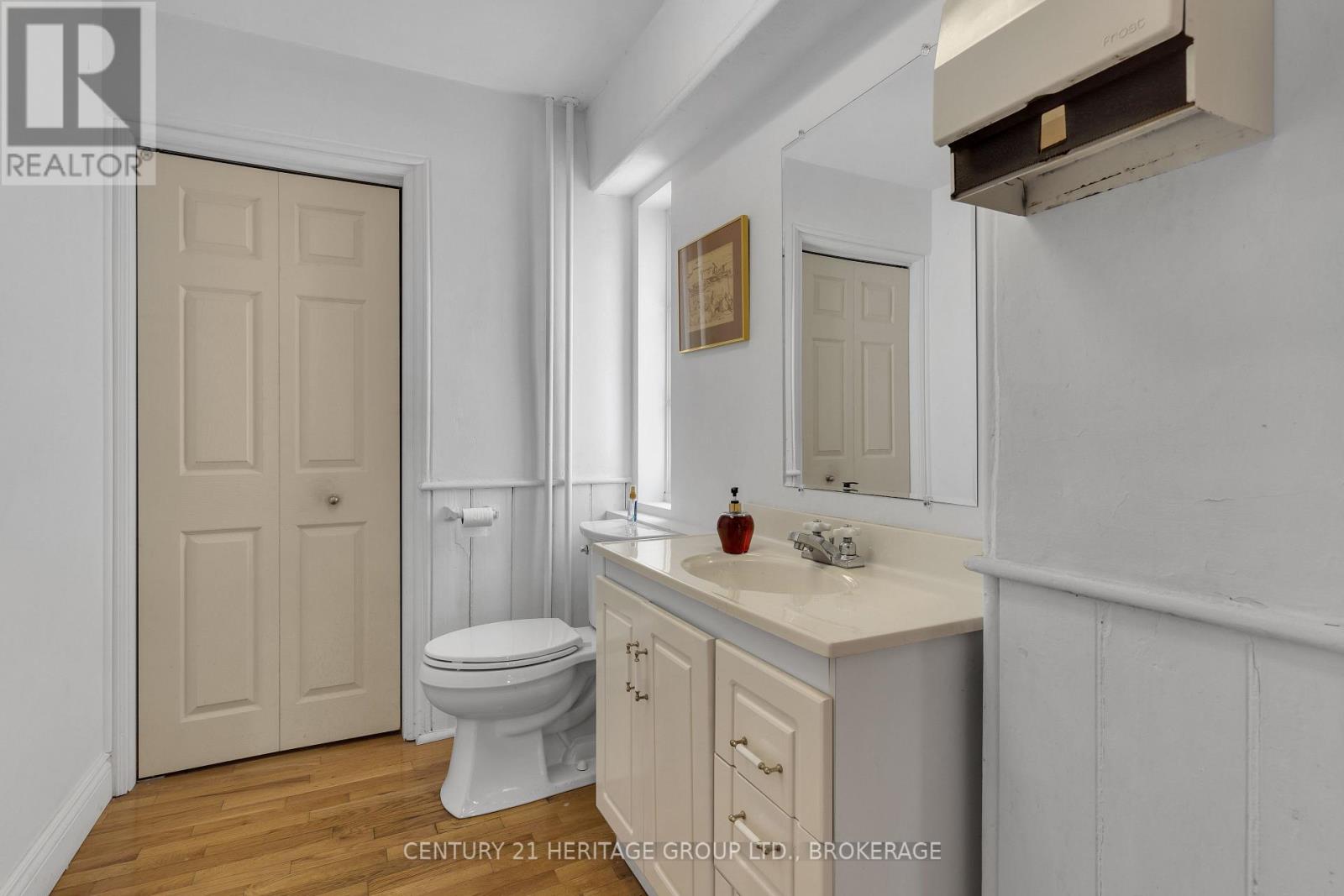 389 King Street E, Gananoque, Ontario  K7G 1G6 - Photo 13 - X12340928