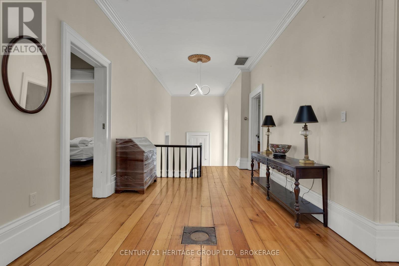 389 King Street E, Gananoque, Ontario  K7G 1G6 - Photo 33 - X12340928