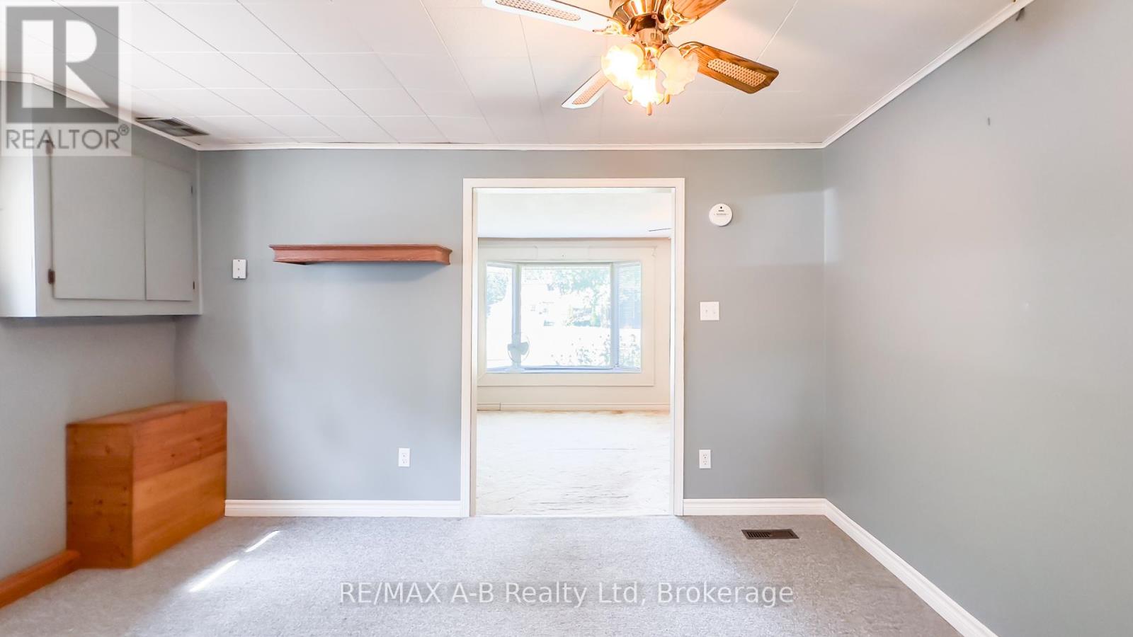 34338 Denfield Road, Lucan Biddulph, Ontario  N0M 2J0 - Photo 11 - X12340940
