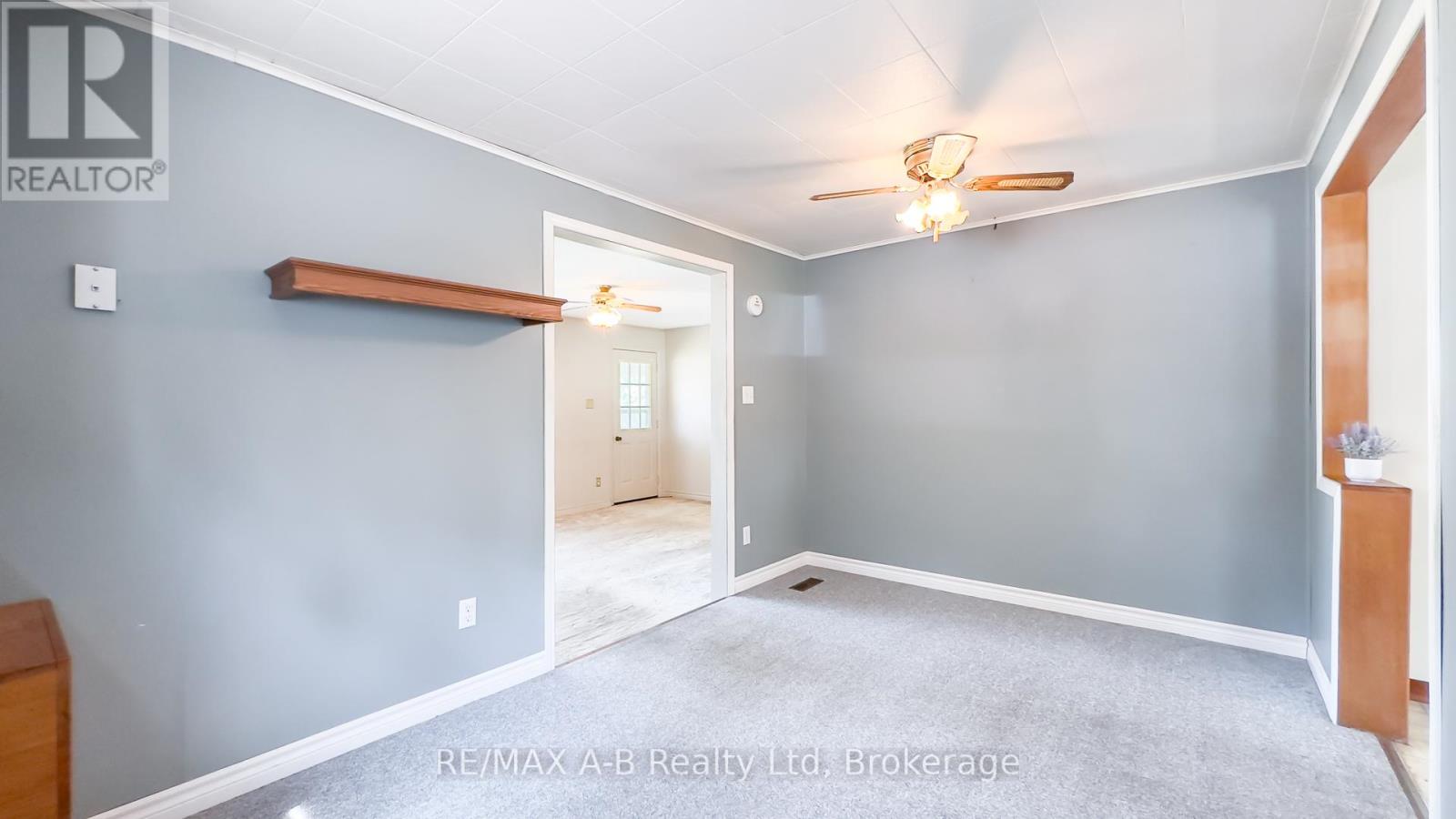 34338 Denfield Road, Lucan Biddulph, Ontario  N0M 2J0 - Photo 14 - X12340940