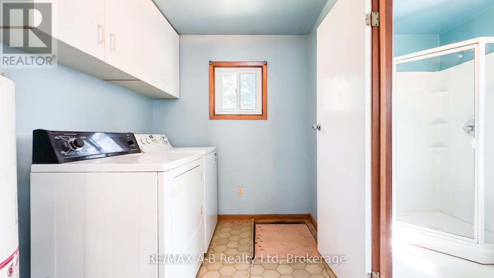 34338 Denfield Road, Lucan Biddulph, Ontario  N0M 2J0 - Photo 29 - X12340940
