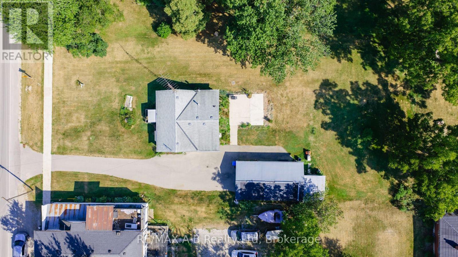 34338 Denfield Road, Lucan Biddulph, Ontario  N0M 2J0 - Photo 33 - X12340940