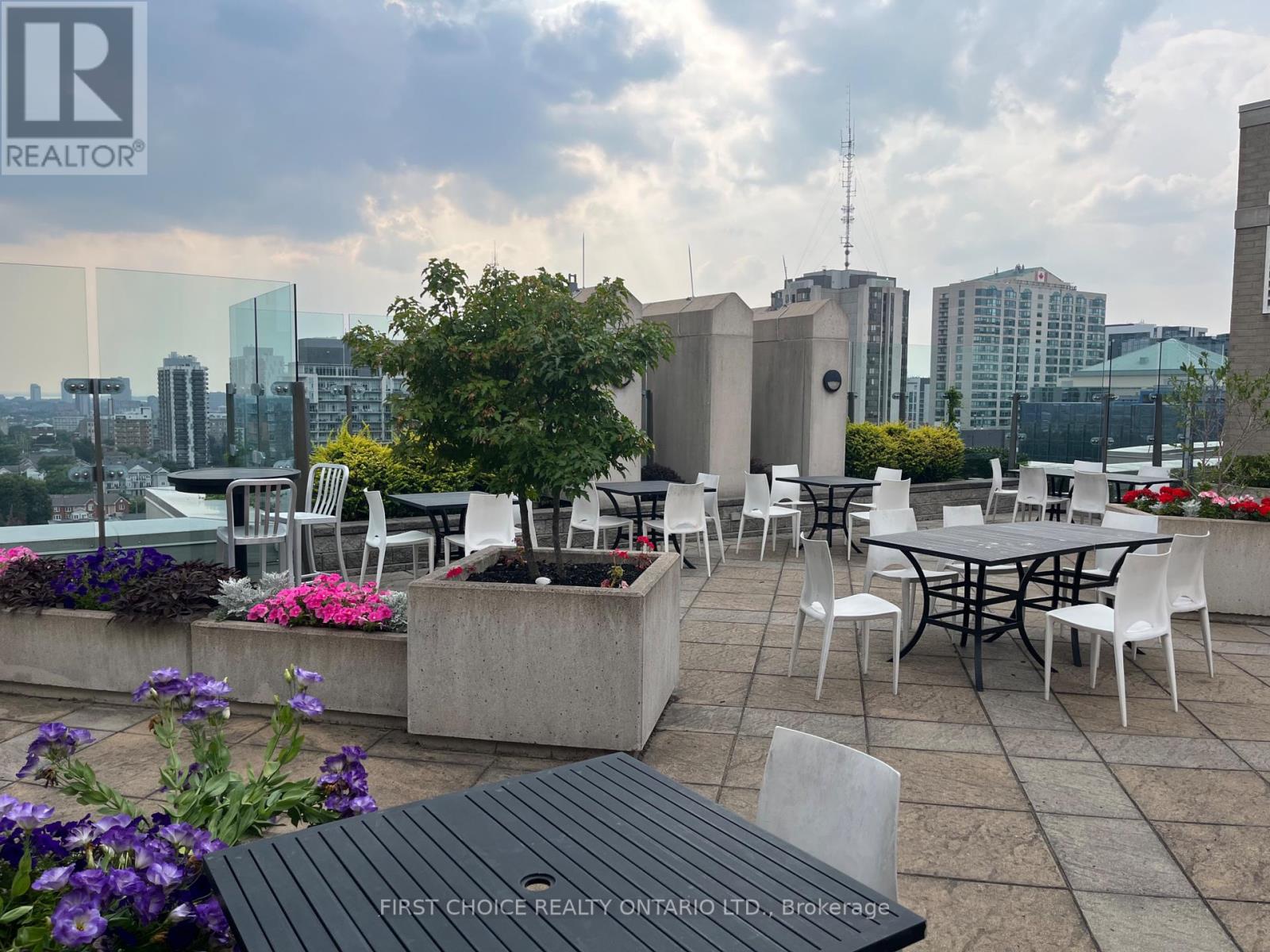 609 - 245 Kent Street, Ottawa, Ontario  K2P 0A5 - Photo 10 - X12340962