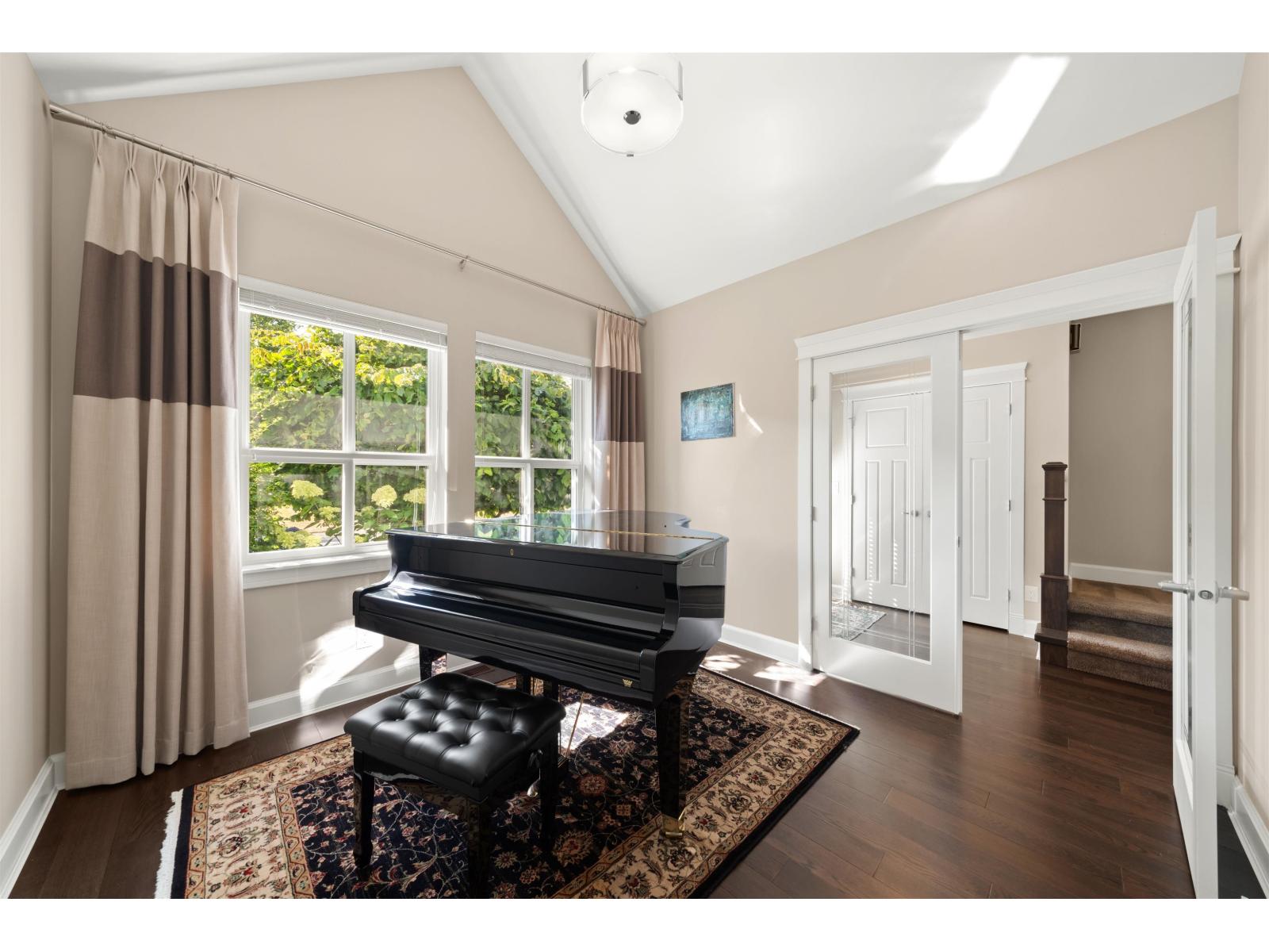 Property at 1008 165 STREET image 5