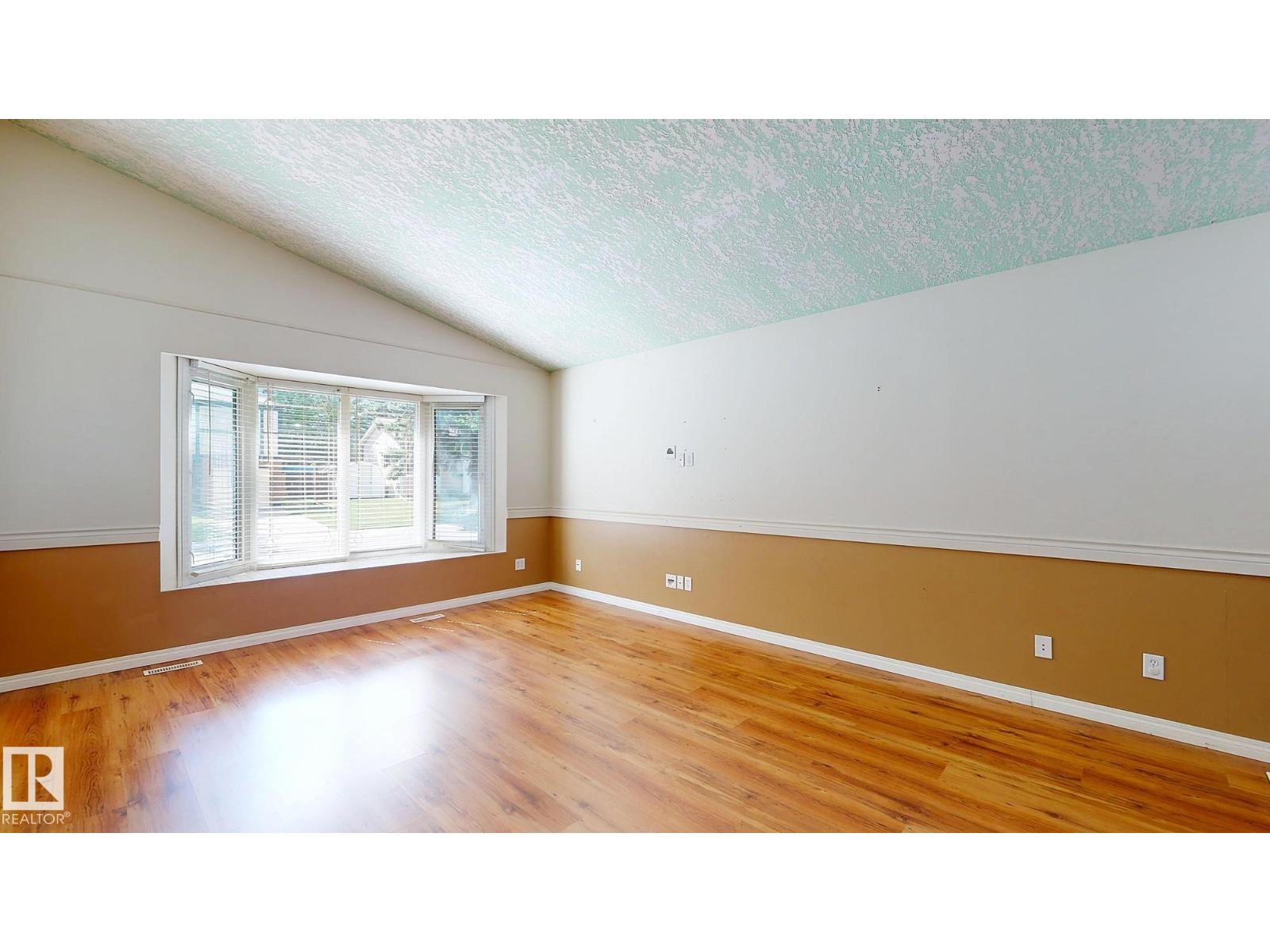 Property at 218 GREENWOOD DR image 5