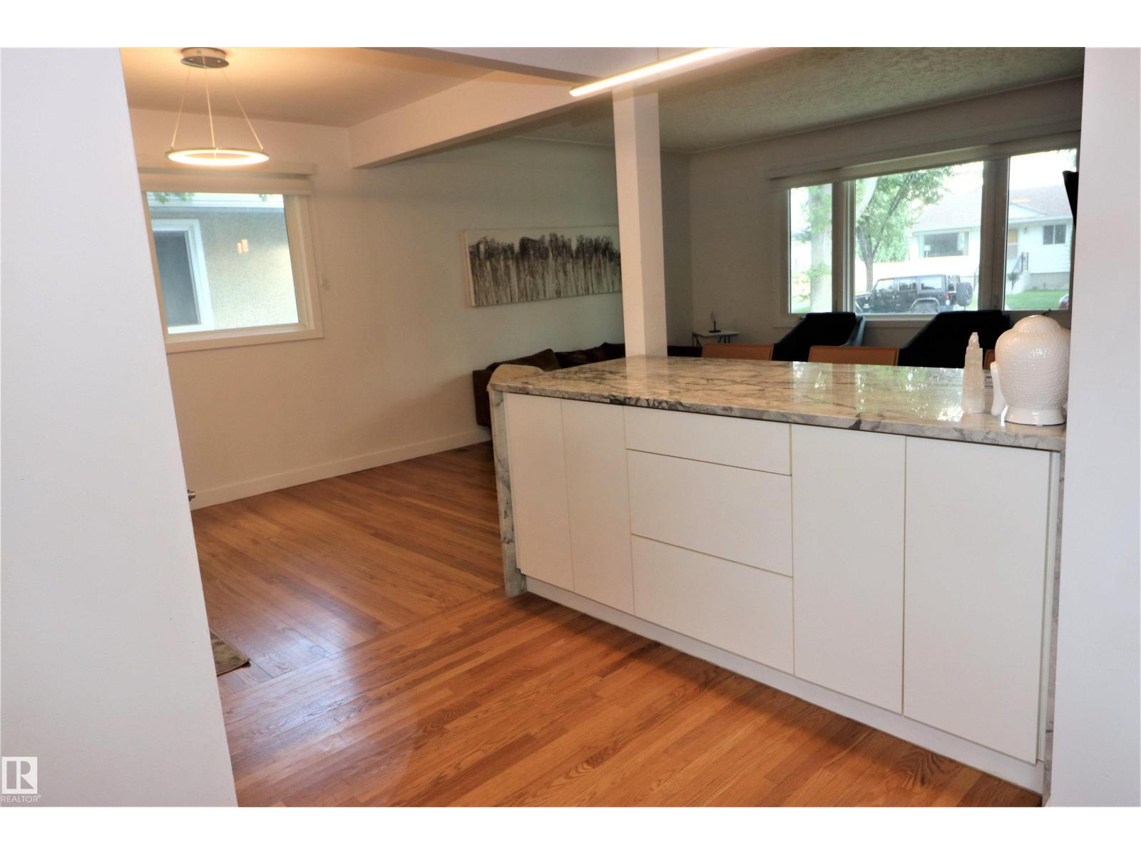 Property at 8528 64 AV NW image 3