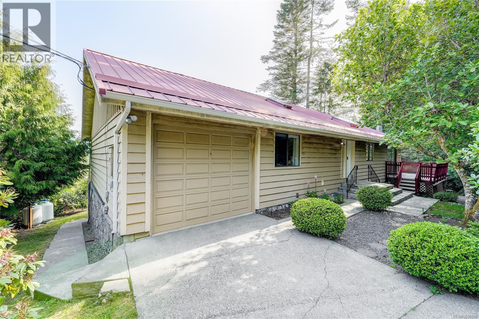 Property at 1325 Martock Rd image 3