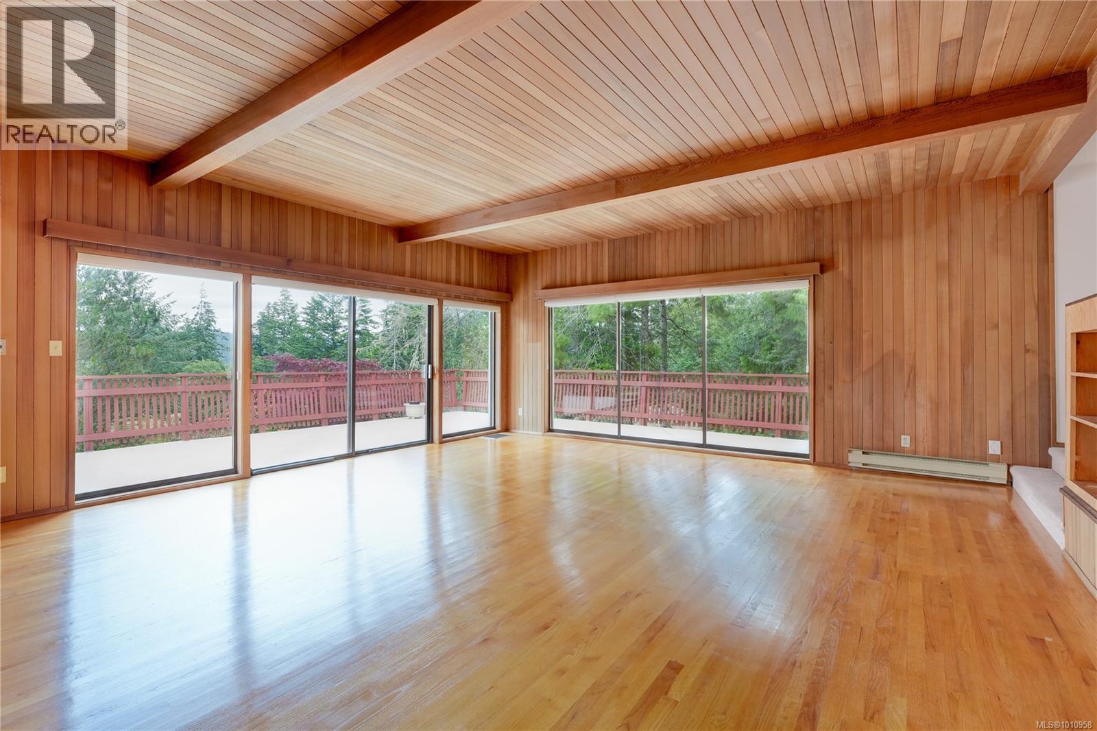 Property at 1325 Martock Rd image 4