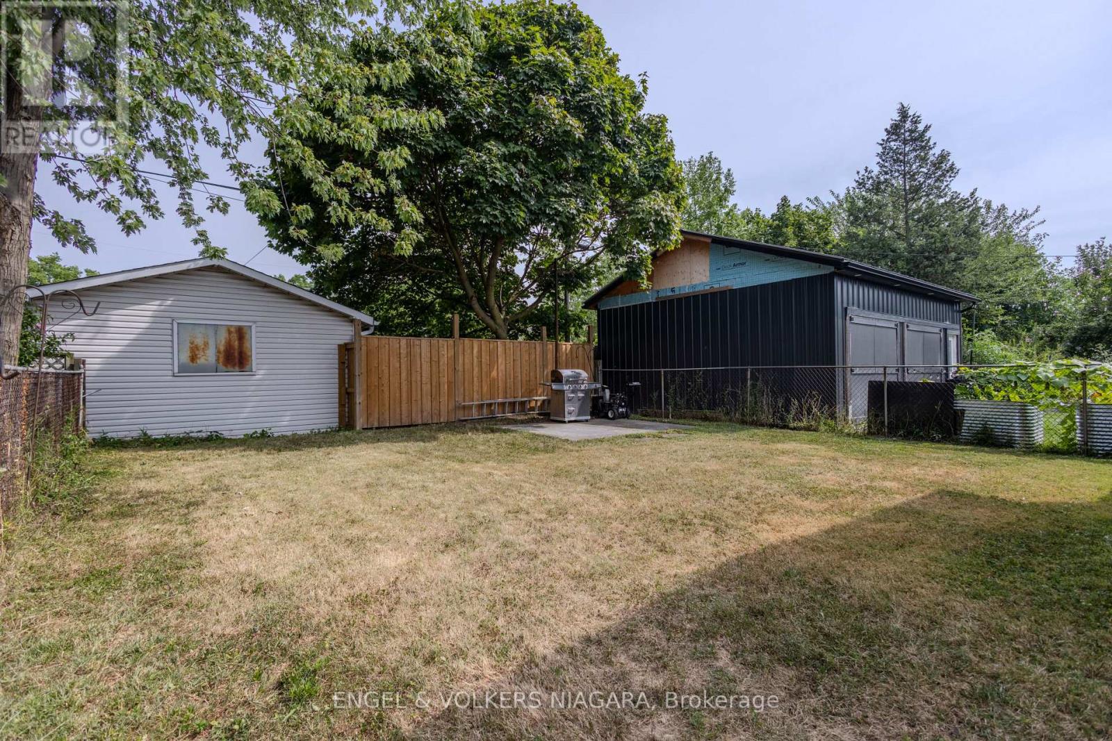 61 Hamilton Street E, St. Catharines, Ontario  L2S 1K8 - Photo 10 - X12340999