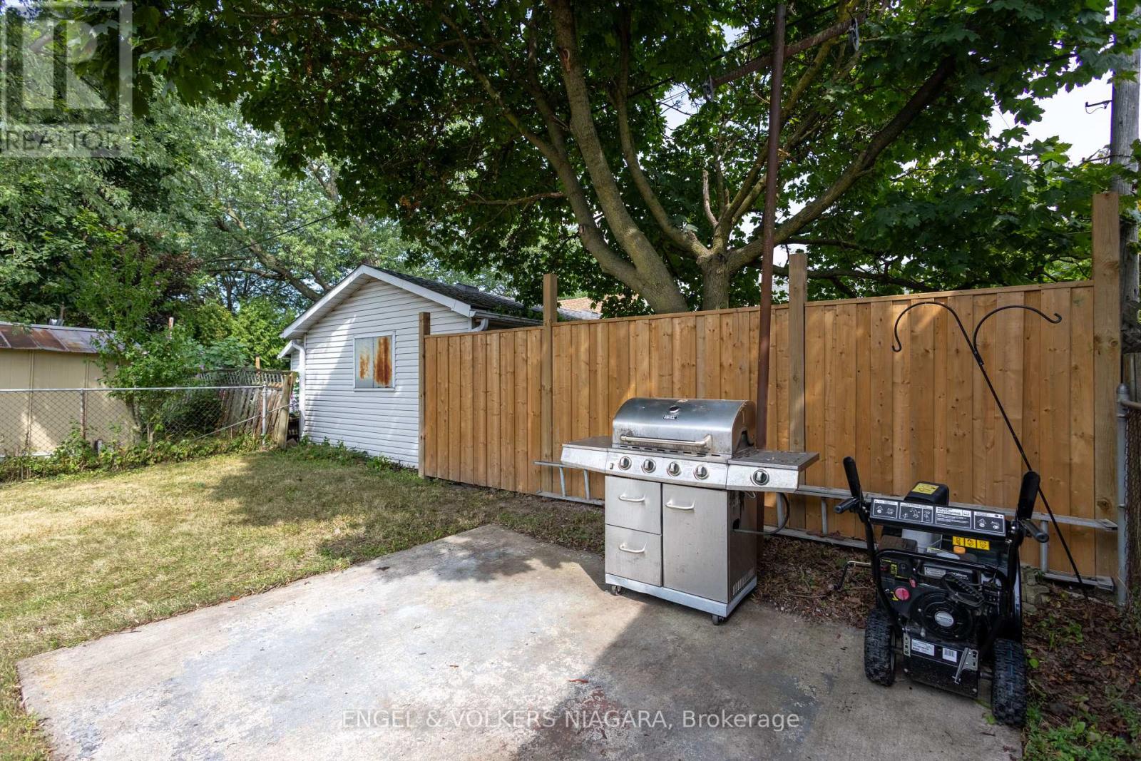 61 Hamilton Street E, St. Catharines, Ontario  L2S 1K8 - Photo 12 - X12340999