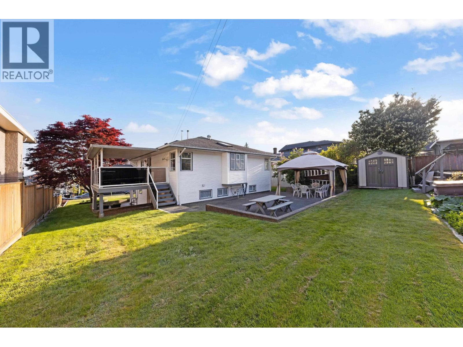 Property at 957 STEWART AVENUE image 1