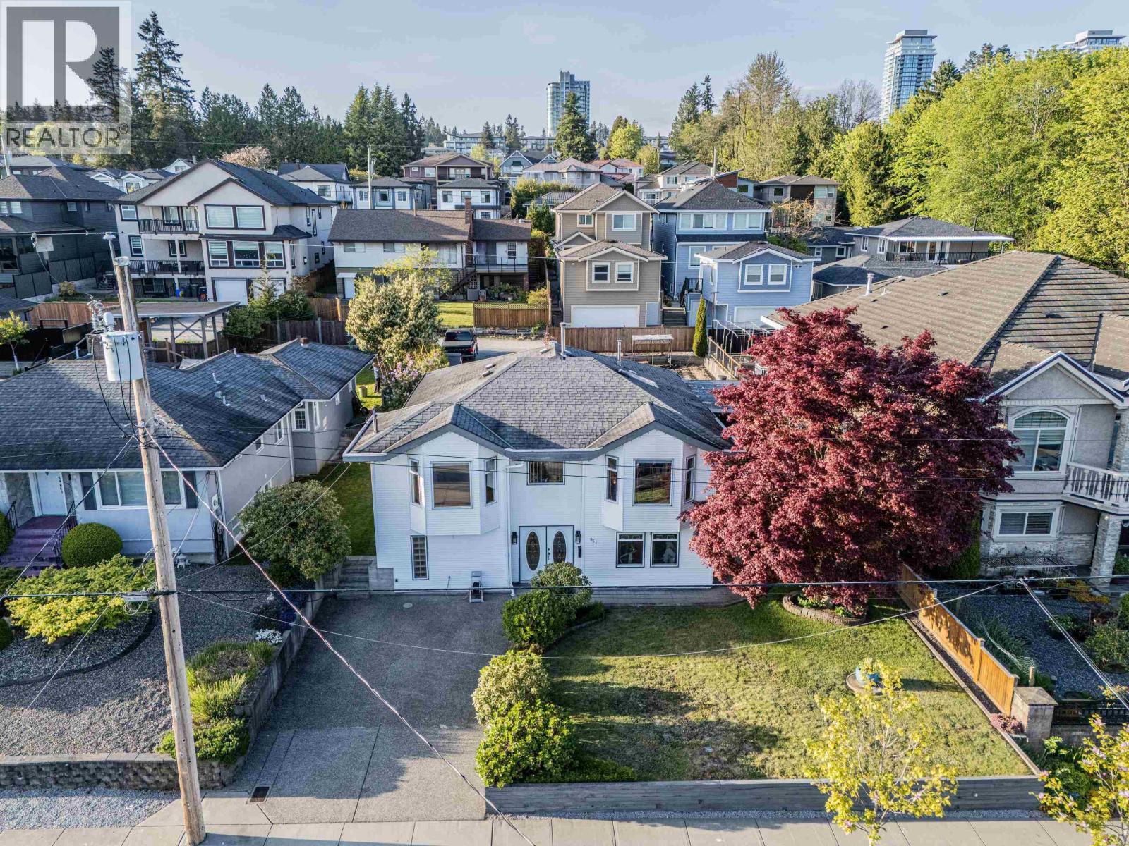 Property at 957 STEWART AVENUE image 4
