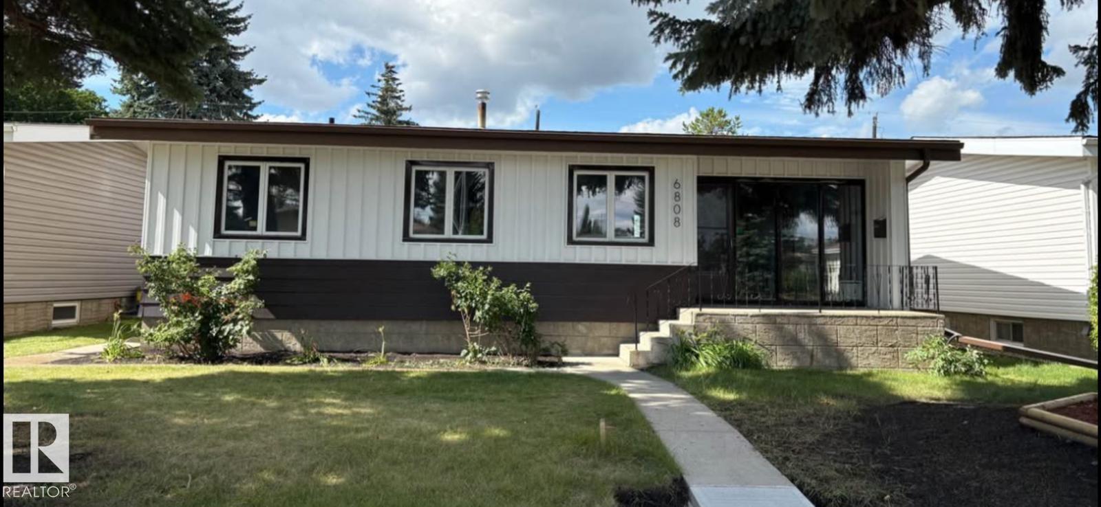 Property at 6808 95 AV NW NW image 1