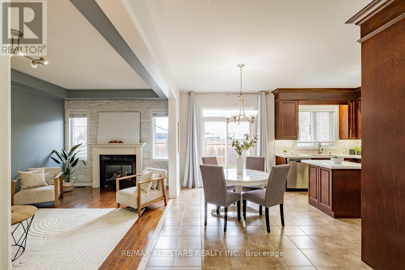 225 Delbert Circle, Whitchurch-Stouffville, Ontario  L4A 0Y7 - Photo 10 - N12340953