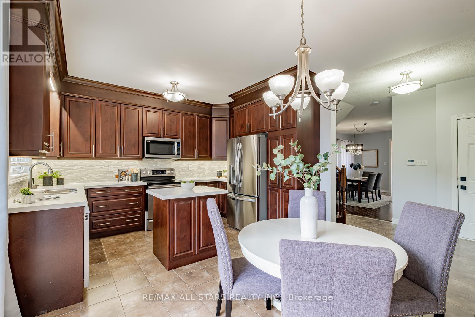 225 Delbert Circle, Whitchurch-Stouffville, Ontario  L4A 0Y7 - Photo 15 - N12340953