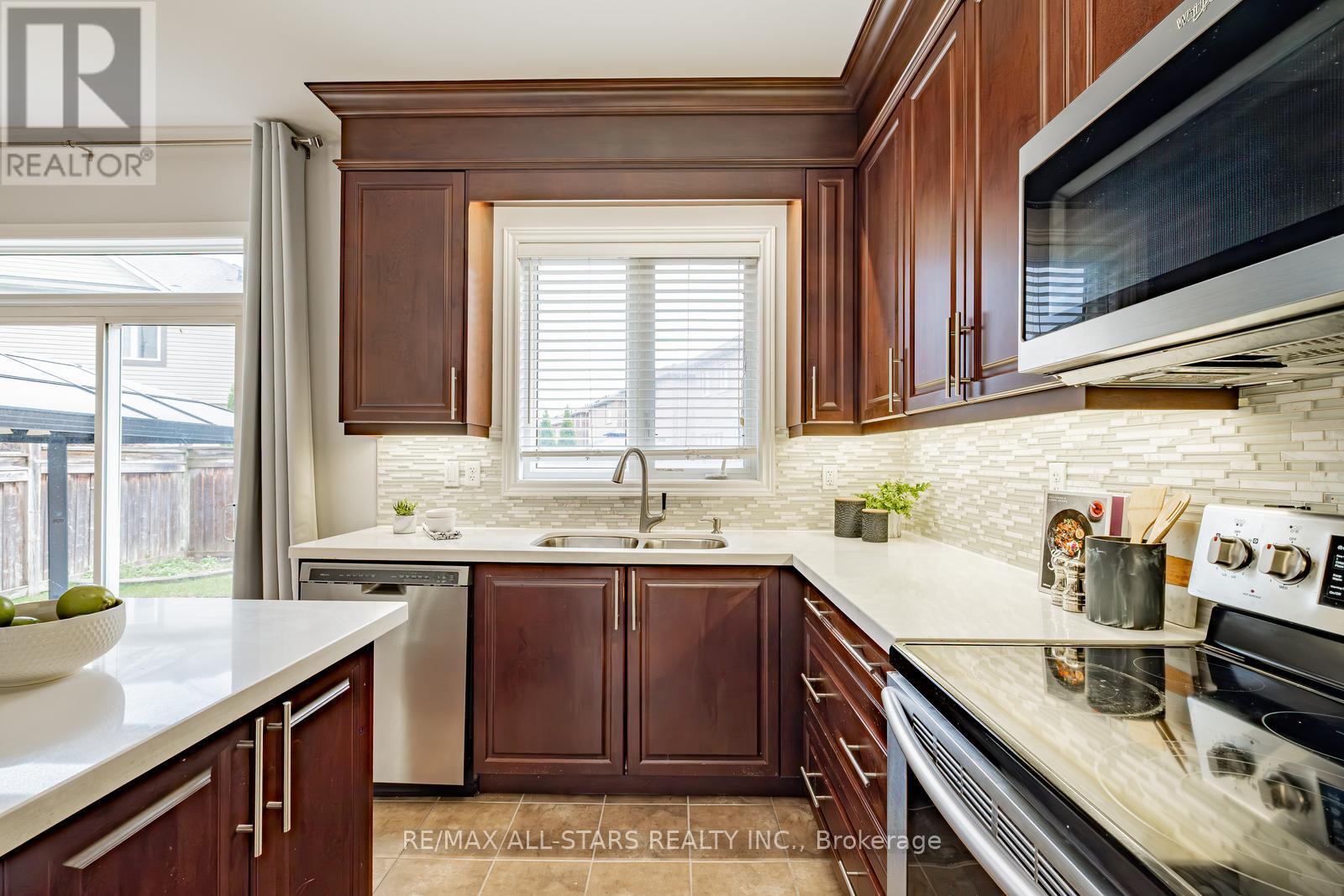 225 Delbert Circle, Whitchurch-Stouffville, Ontario  L4A 0Y7 - Photo 17 - N12340953