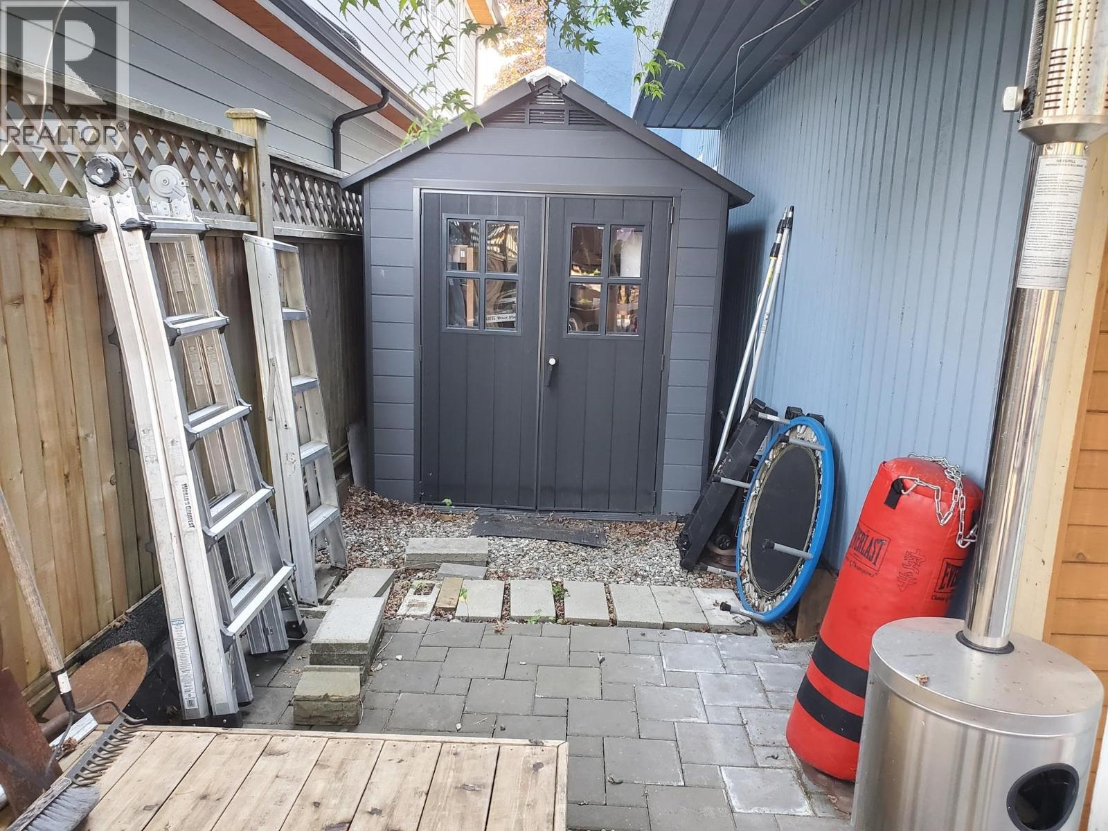 10690 Hollybank Drive, Richmond, British Columbia  V7E 4S5 - Photo 3 - R3034800