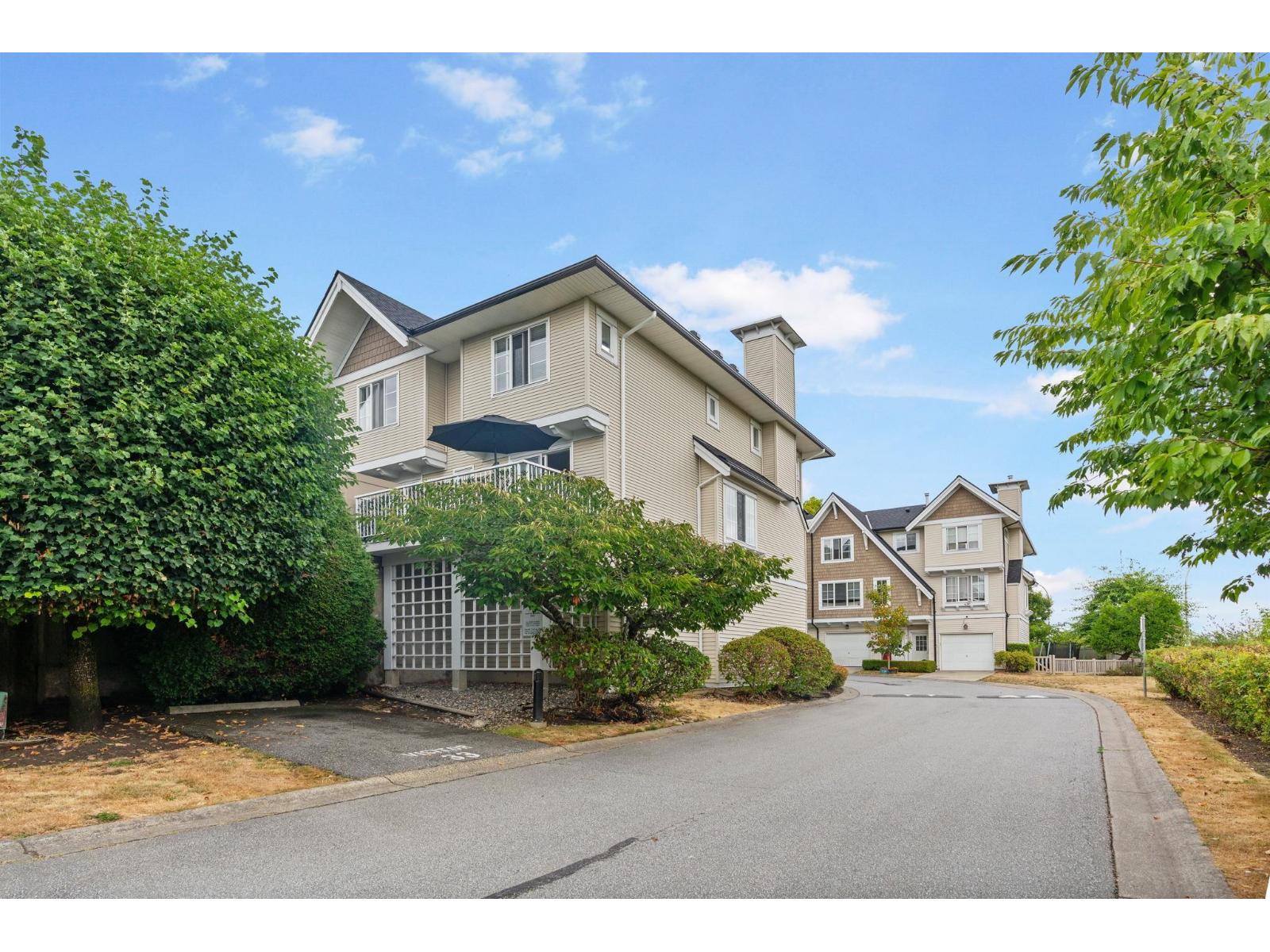 Property at 37 20560 66 AVENUE image 3
