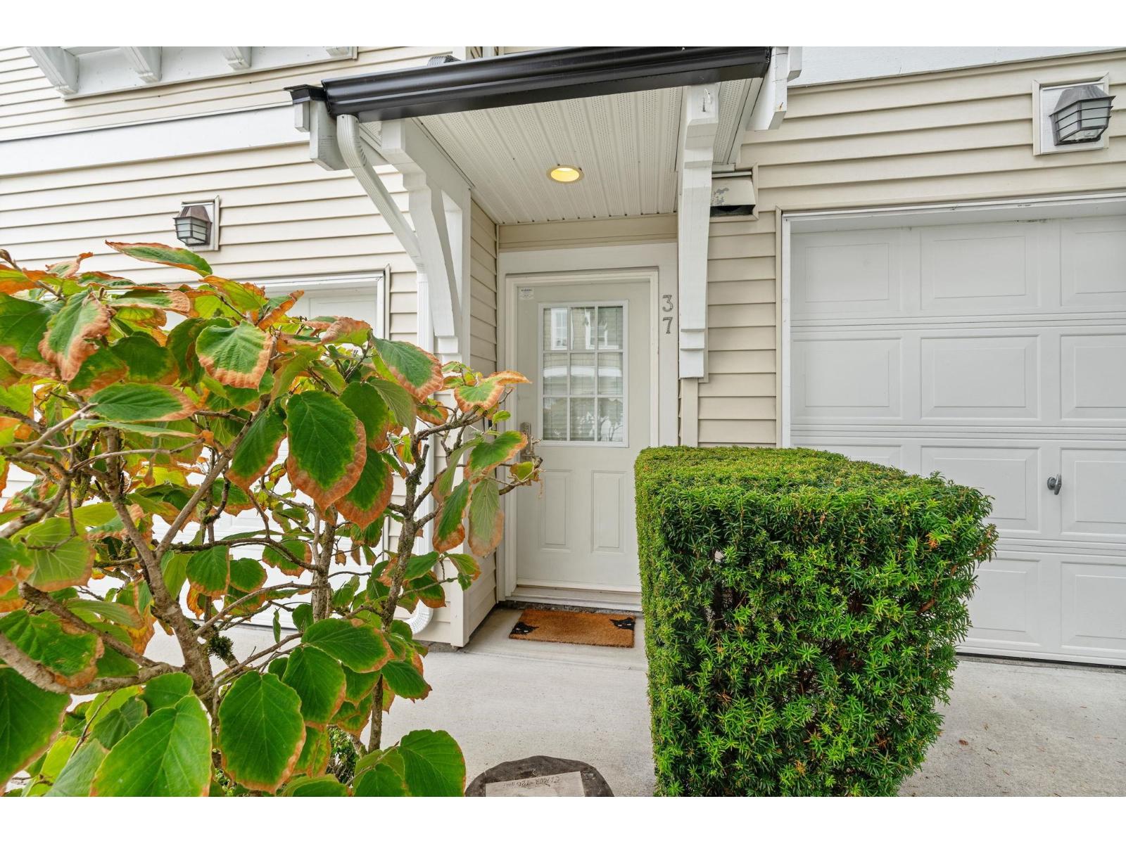 Property at 37 20560 66 AVENUE image 4