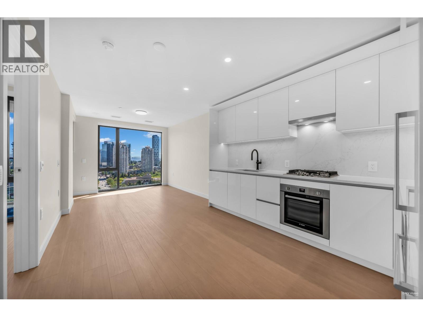 1607 5987 WILSON AVENUE, Burnaby, British Columbia