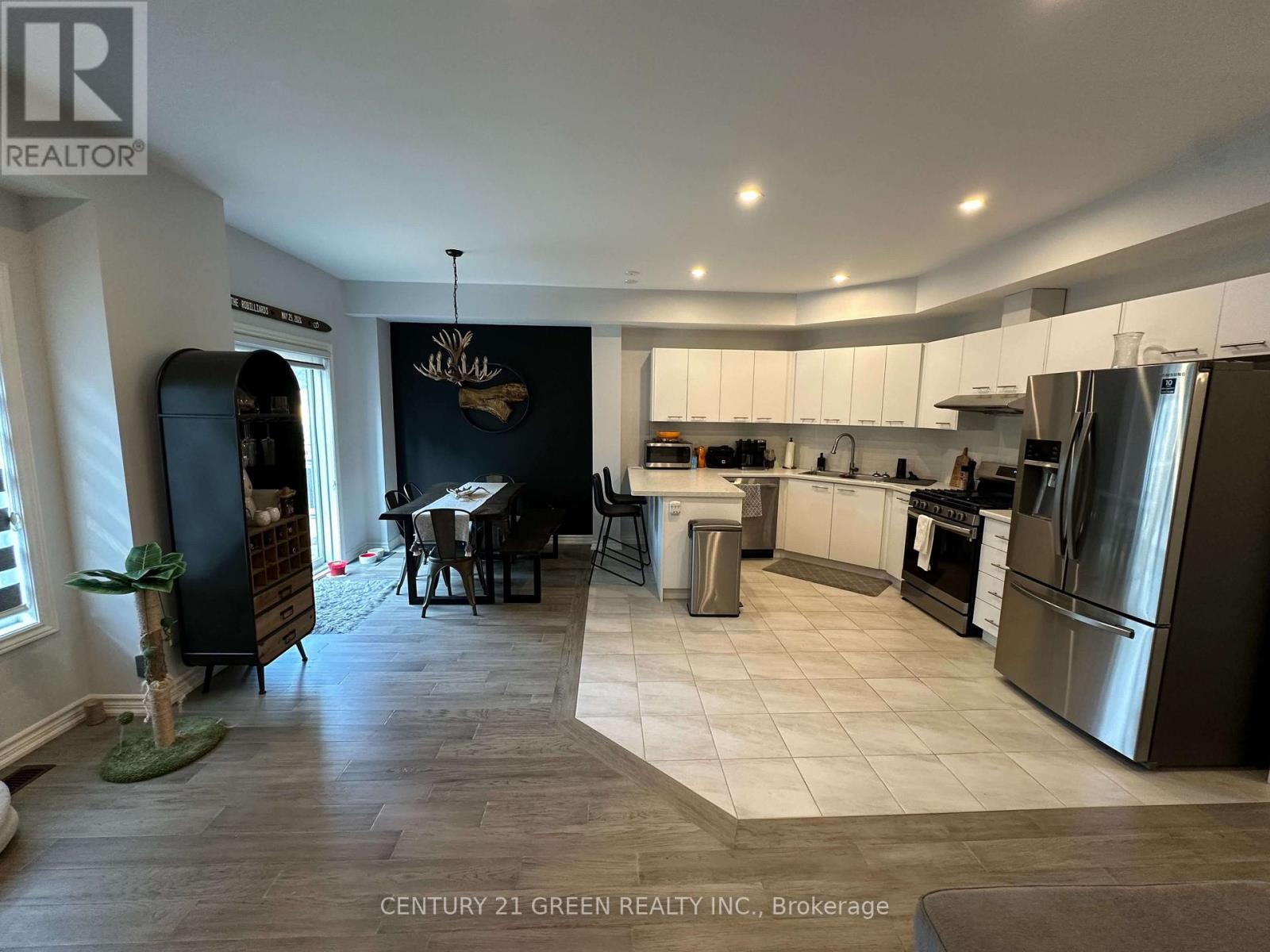 170 Rosie Street, Blue Mountains, Ontario  N0H 1J0 - Photo 10 - X12340920