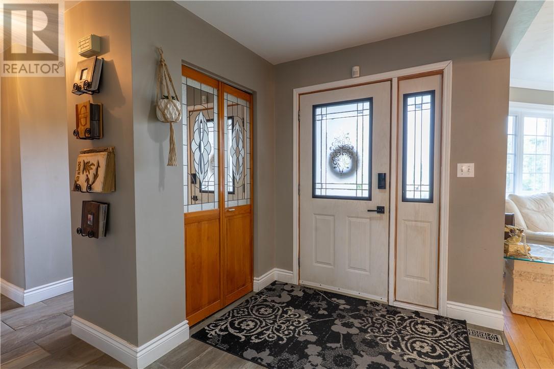 433 Raymond Crescent, Azilda, Ontario  P0M 1B0 - Photo 3 - 2124105