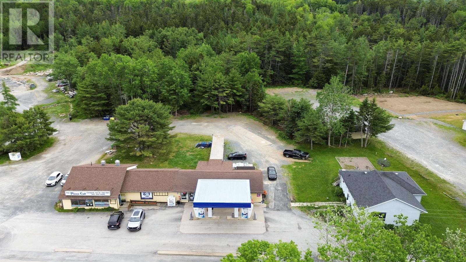 11261 Highway 3 Centre, Lunenburg, Nova Scotia  B0J 2C0 - Photo 3 - 202516987