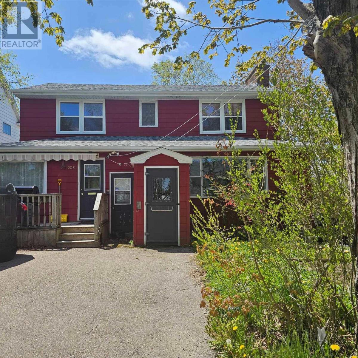205 South Bentinck Street, Sydney, Nova Scotia  B1P 1X7 - Photo 2 - 202520405
