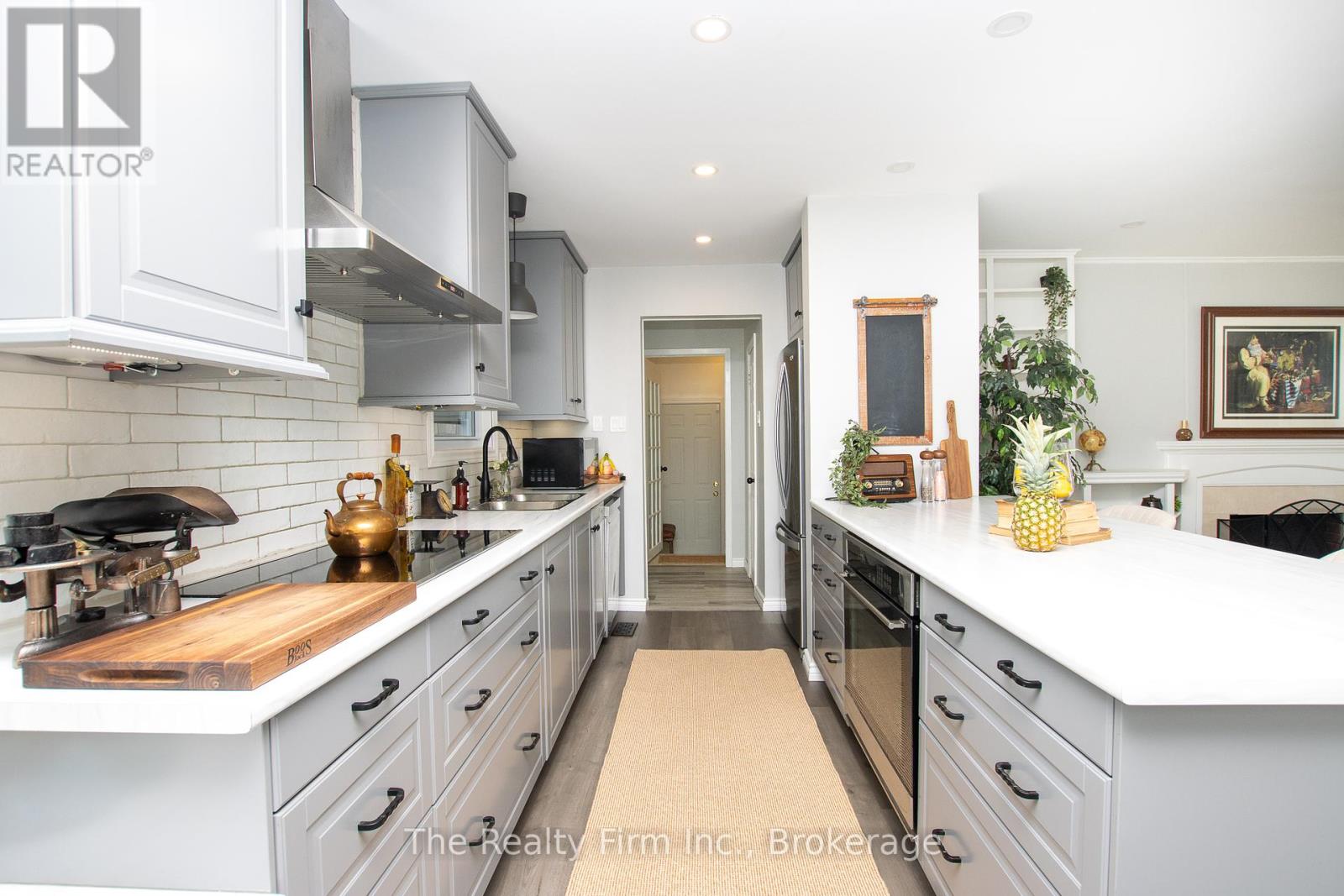 1208 Guildwood Boulevard, London North, Ontario  N6H 4G9 - Photo 10 - X12341152