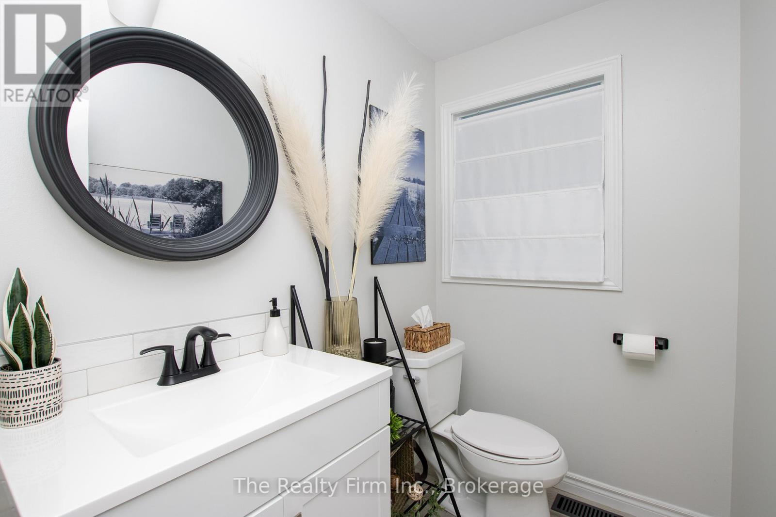 1208 Guildwood Boulevard, London North, Ontario  N6H 4G9 - Photo 19 - X12341152