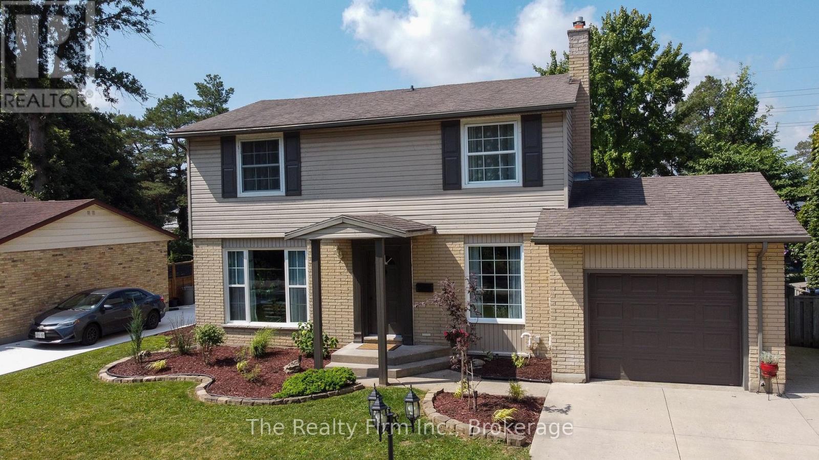 1208 Guildwood Boulevard, London North, Ontario  N6H 4G9 - Photo 2 - X12341152