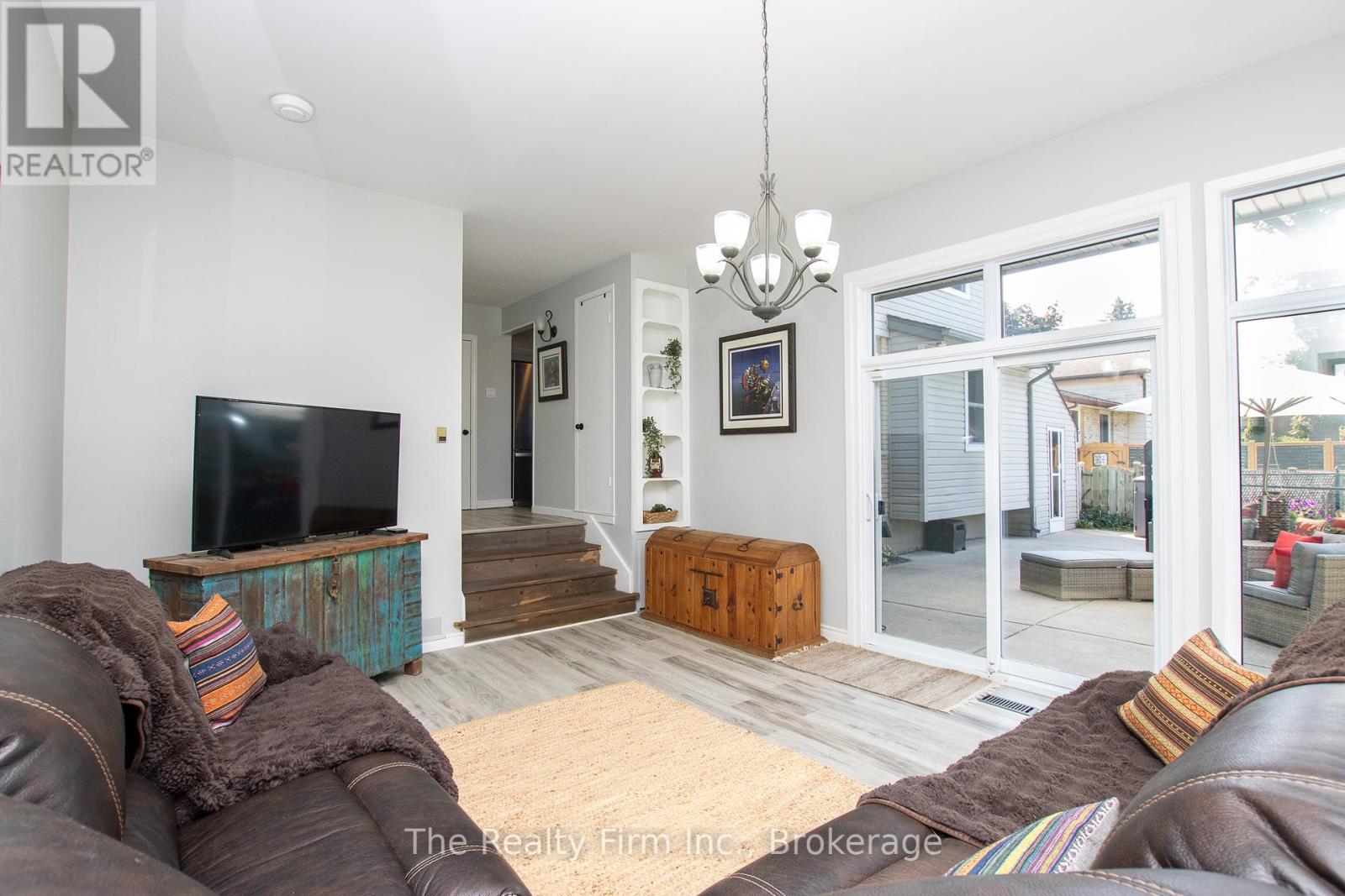 1208 Guildwood Boulevard, London North, Ontario  N6H 4G9 - Photo 22 - X12341152