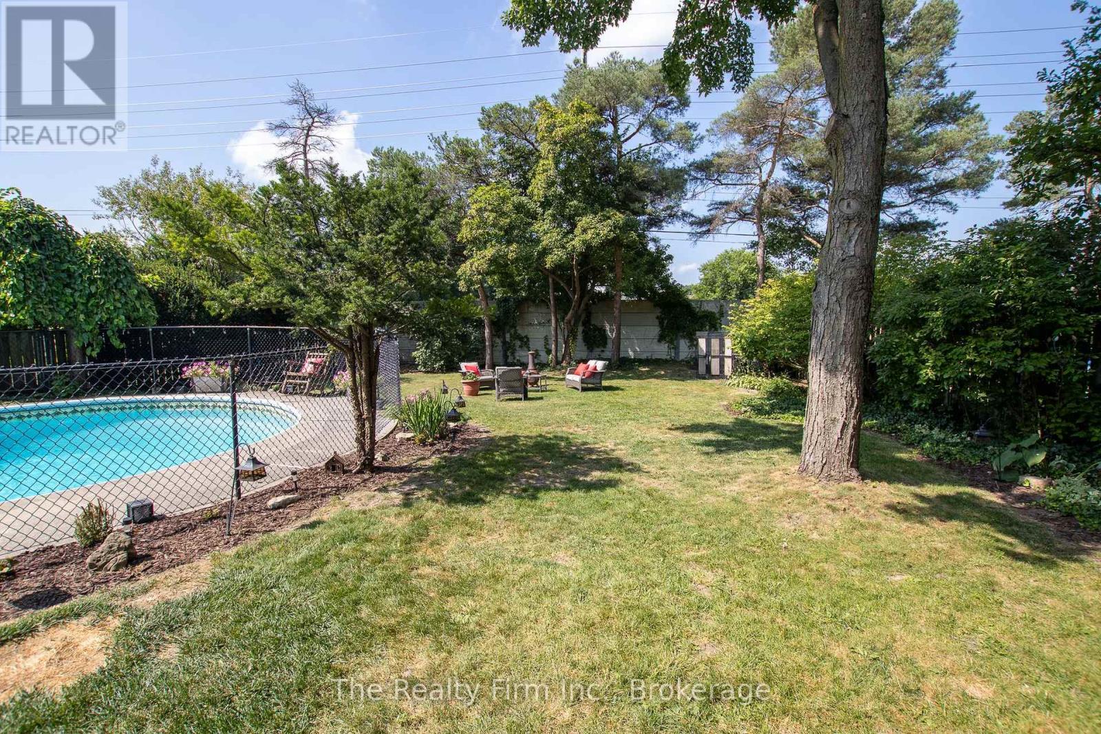 1208 Guildwood Boulevard, London North, Ontario  N6H 4G9 - Photo 36 - X12341152