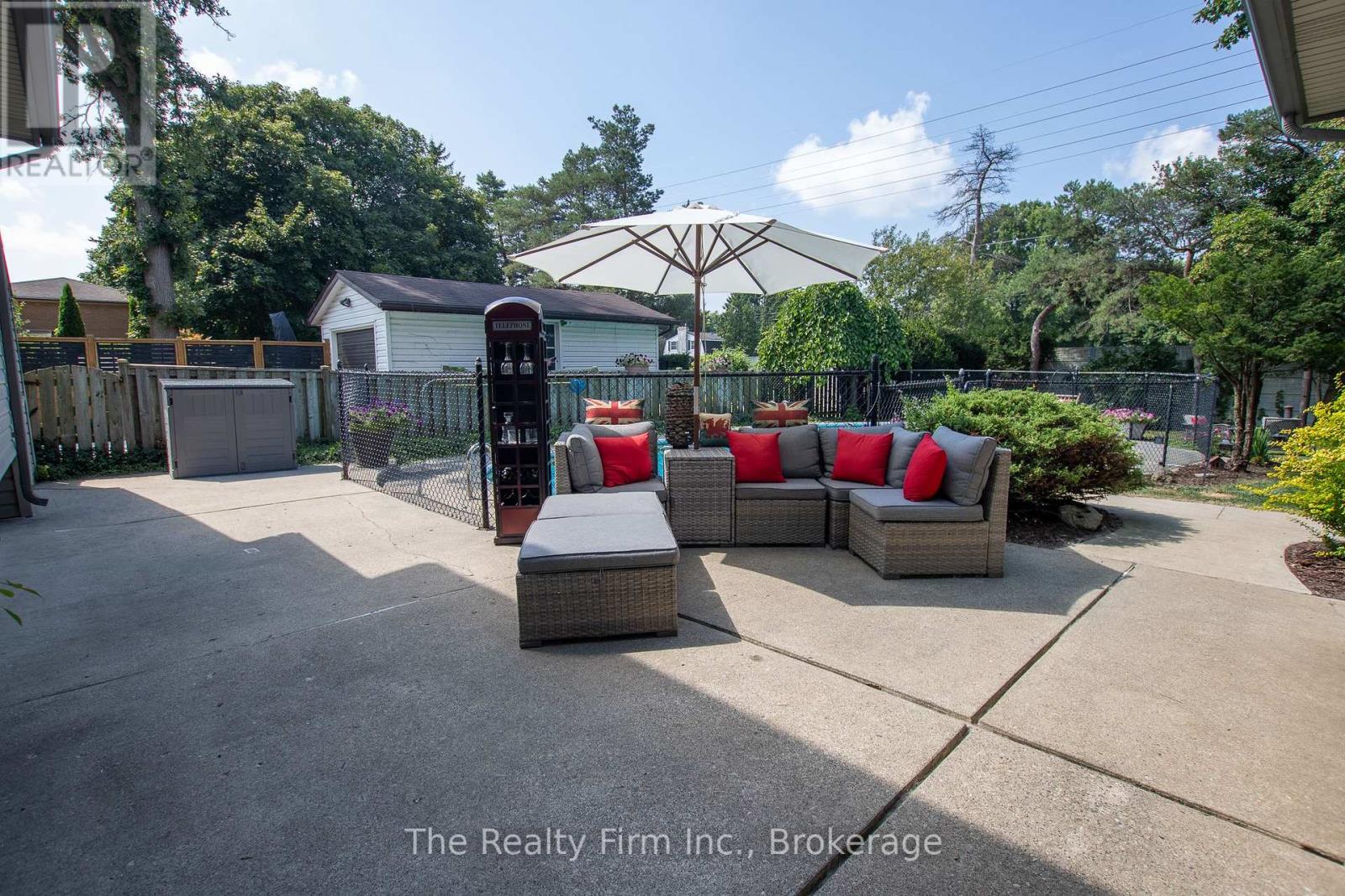 1208 Guildwood Boulevard, London North, Ontario  N6H 4G9 - Photo 37 - X12341152