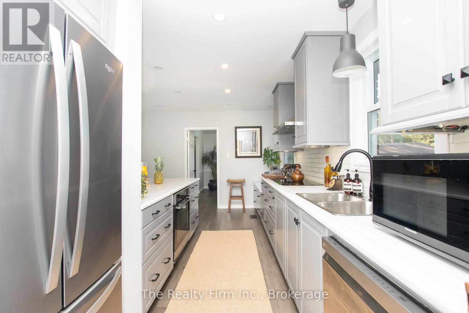 1208 Guildwood Boulevard, London North, Ontario  N6H 4G9 - Photo 9 - X12341152