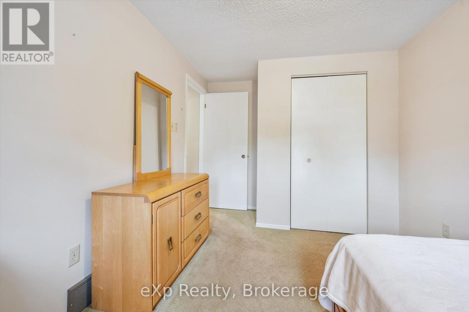 8 Aspen Valley Crescent, Guelph, Ontario  N1G 3Z8 - Photo 15 - X12341141
