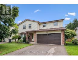 8 ASPEN VALLEY CRESCENT