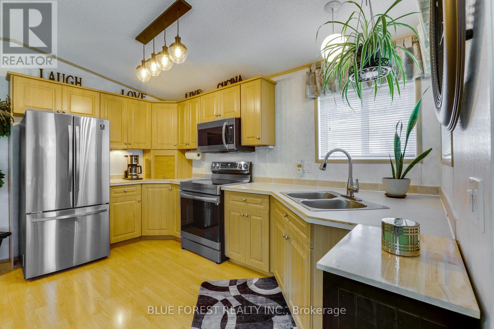 52 - 3100 Dorchester Road, Thames Centre, Ontario  N0L 1G5 - Photo 10 - X12341137