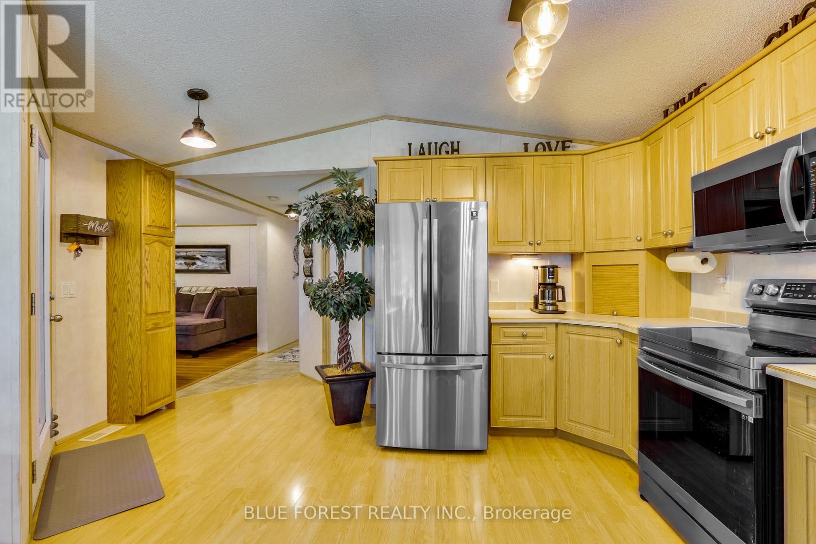 52 - 3100 Dorchester Road, Thames Centre, Ontario  N0L 1G5 - Photo 11 - X12341137