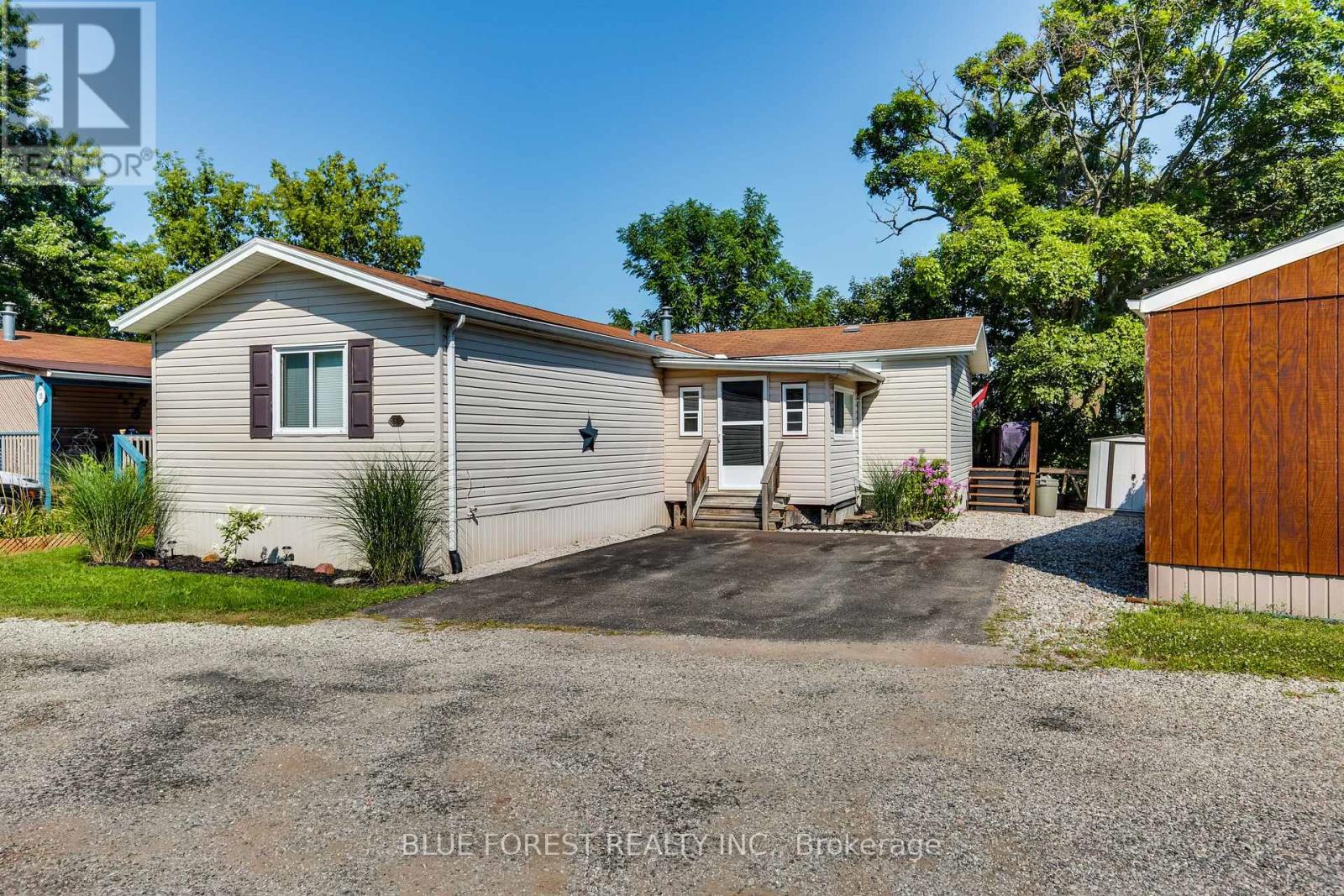 52 - 3100 Dorchester Road, Thames Centre, Ontario  N0L 1G5 - Photo 2 - X12341137