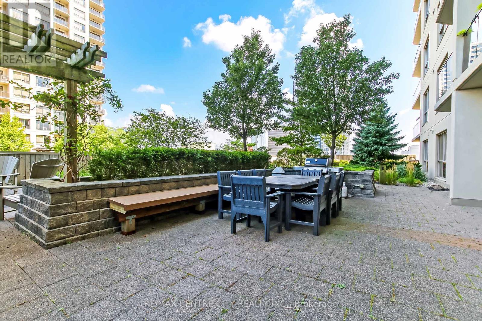 2401 - 330 Ridout Street N, London East (East K), Ontario  N6C 3Z3 - Photo 35 - X12341158