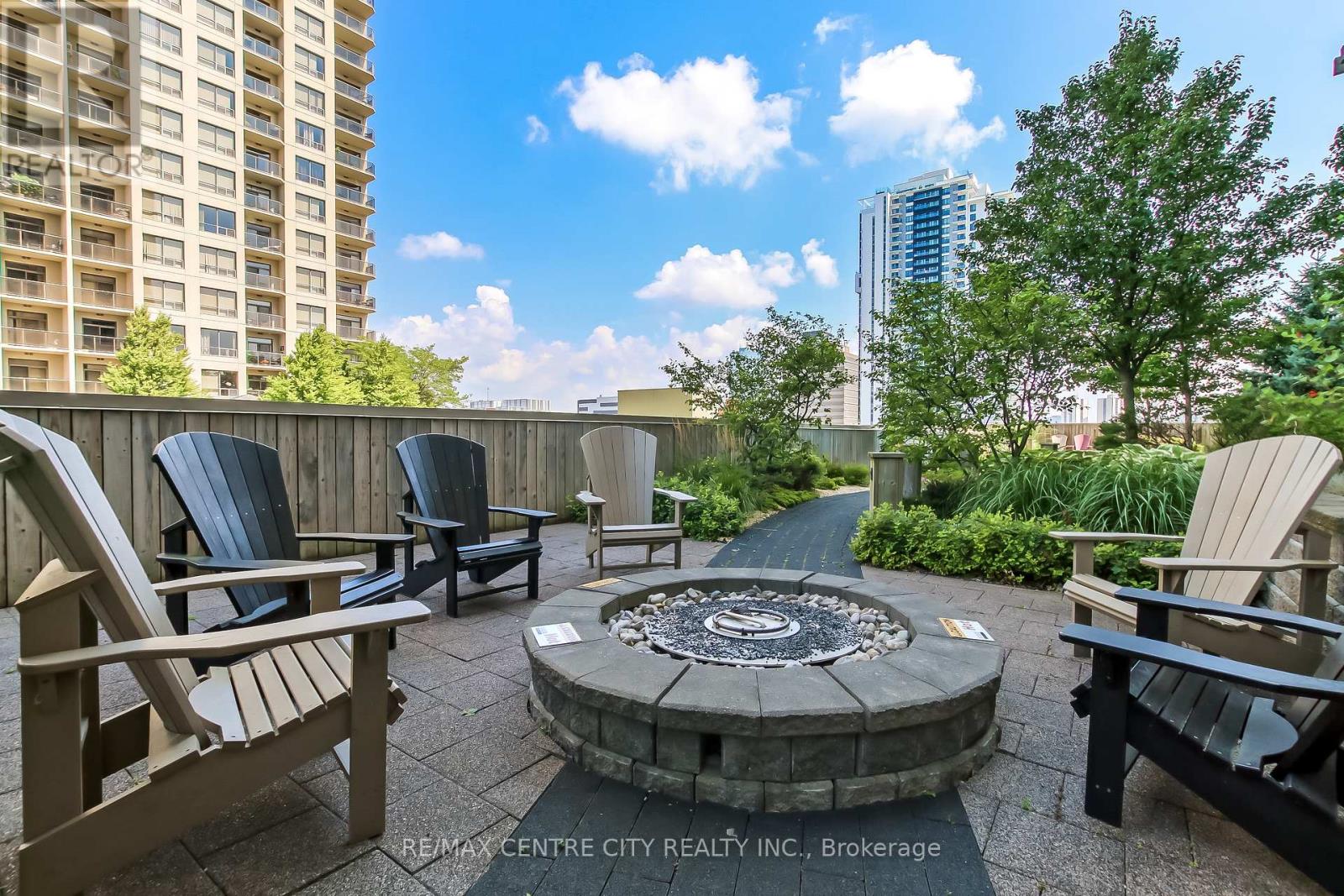 2401 - 330 Ridout Street N, London East (East K), Ontario  N6C 3Z3 - Photo 40 - X12341158