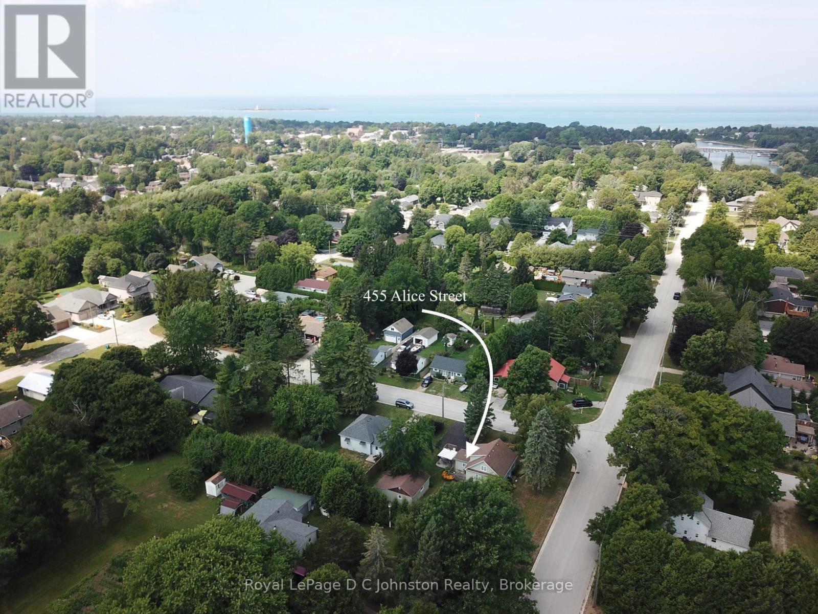 455 Alice Street, Saugeen Shores, Ontario  N0H 2L0 - Photo 2 - X12341164