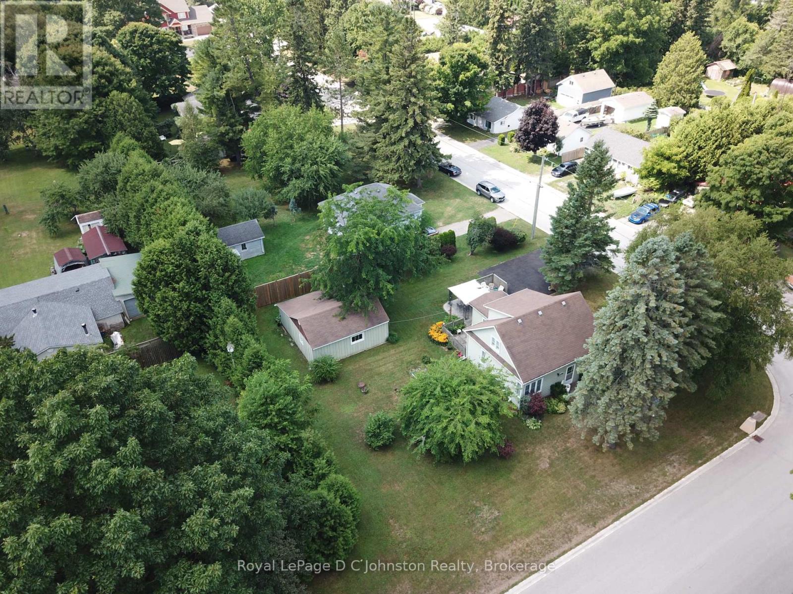455 Alice Street, Saugeen Shores, Ontario  N0H 2L0 - Photo 3 - X12341164