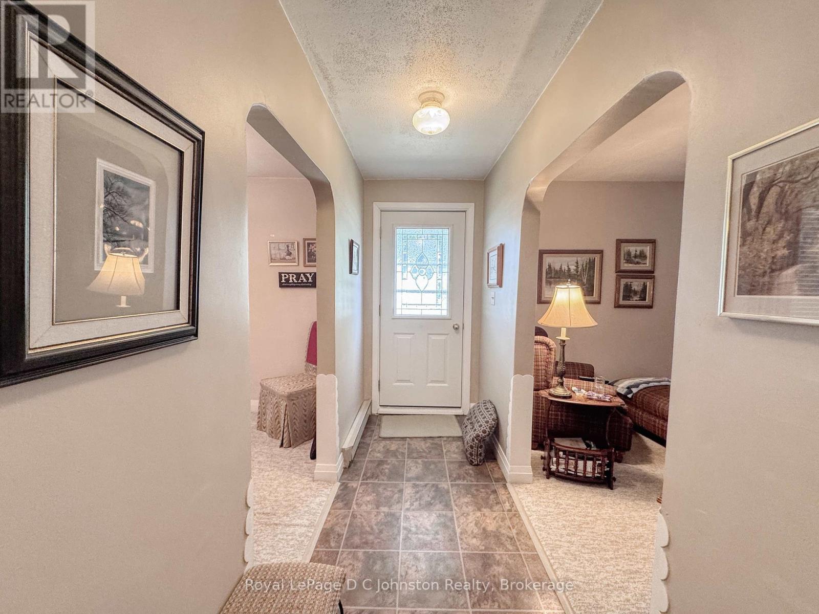 455 Alice Street, Saugeen Shores, Ontario  N0H 2L0 - Photo 4 - X12341164