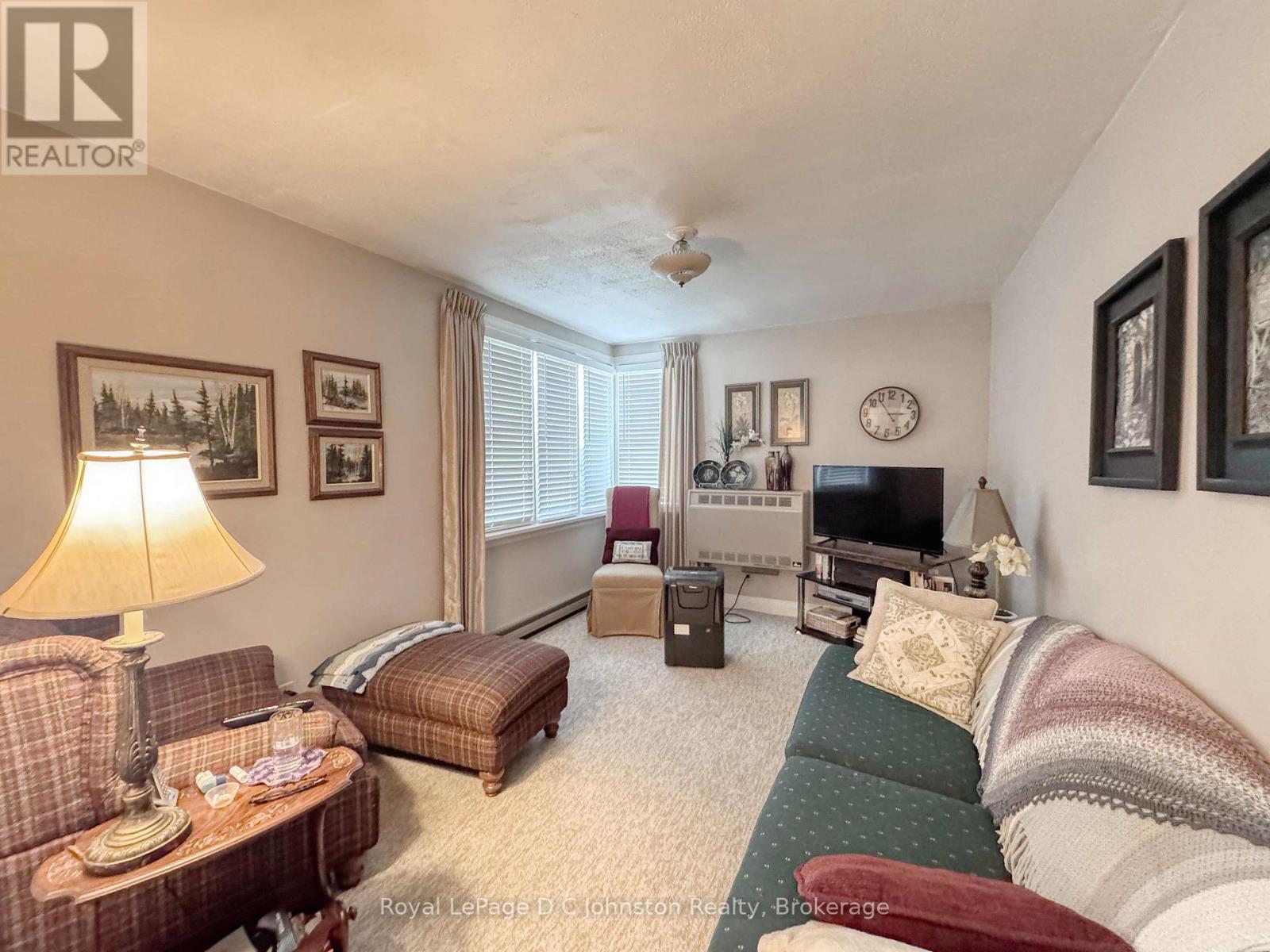 455 Alice Street, Saugeen Shores, Ontario  N0H 2L0 - Photo 5 - X12341164